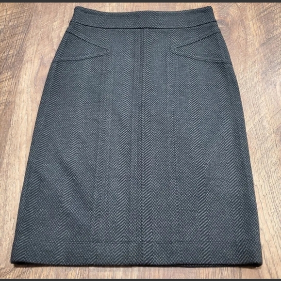 BCBGMaxAzria Black Gray Pencil Skirt Stretch  Herringbone Preppy Office S NEW - Picture 1 of 8